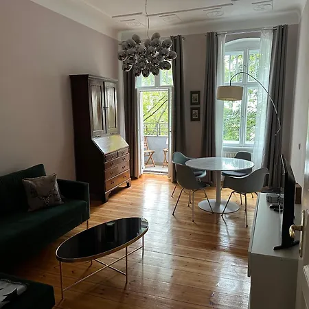 Frisch Sanierte Altbauwohnung Helmholtzplatz